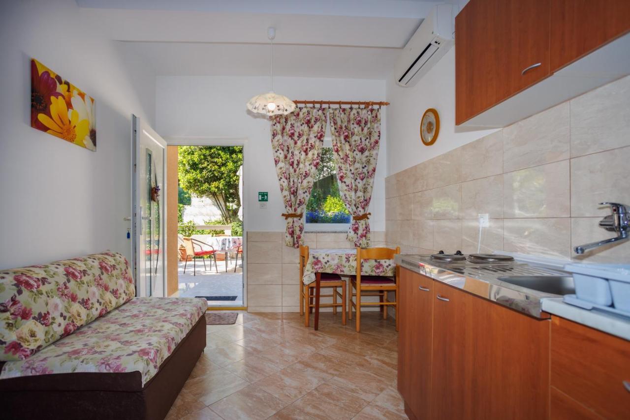 Apartment Studio Close To Sea Krk Town Esterno foto