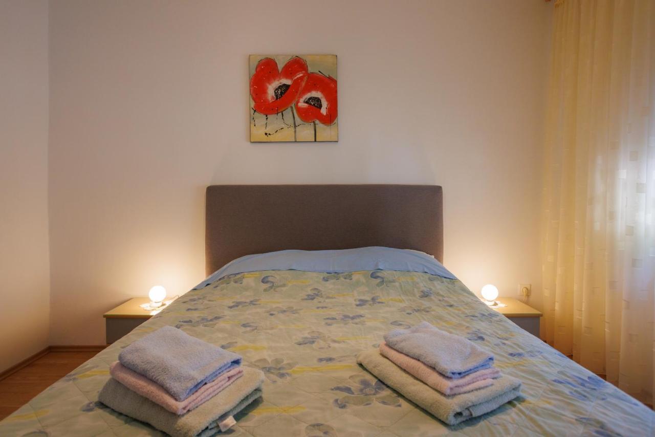 Apartment Studio Close To Sea Krk Town Esterno foto