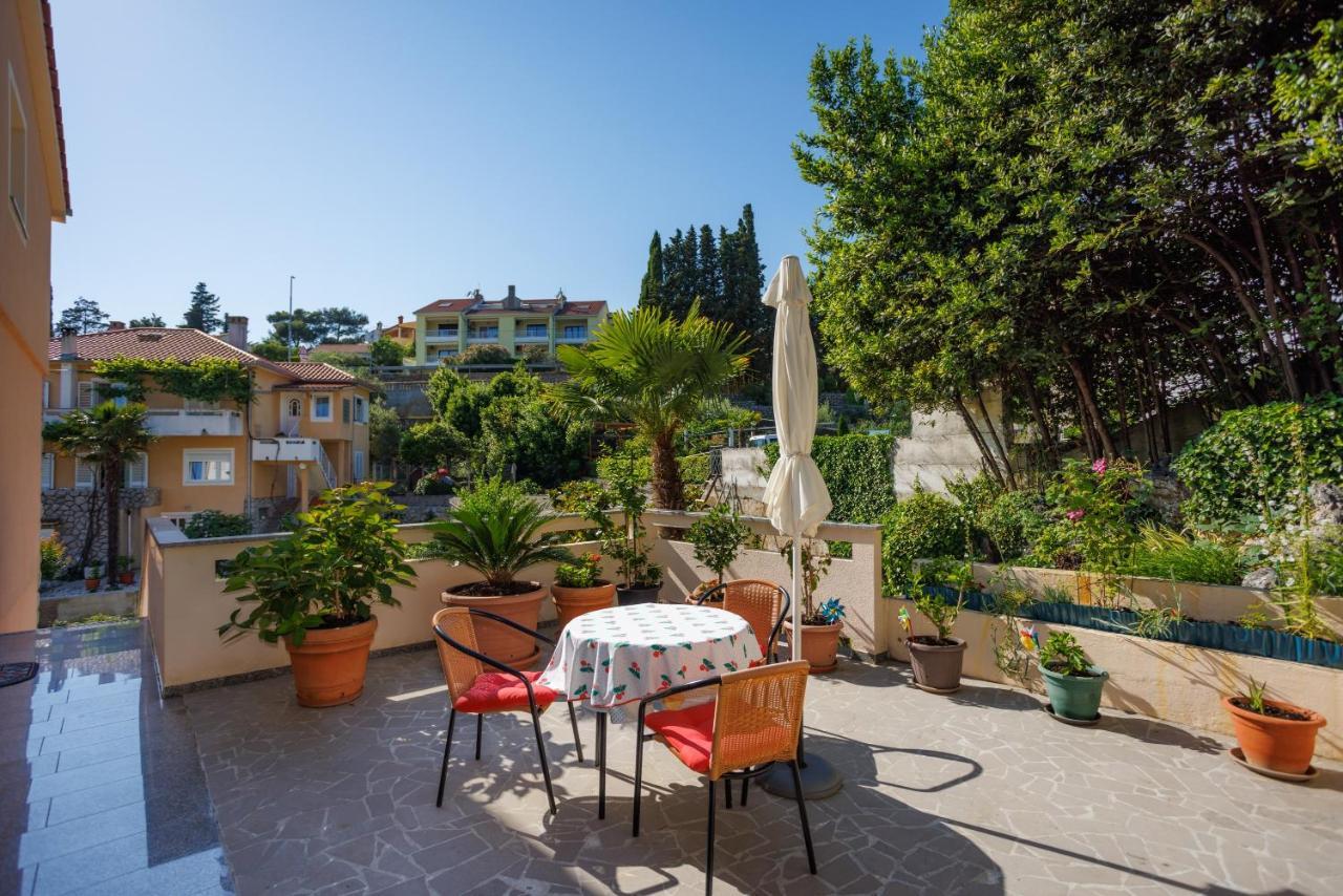 Apartment Studio Close To Sea Krk Town Esterno foto