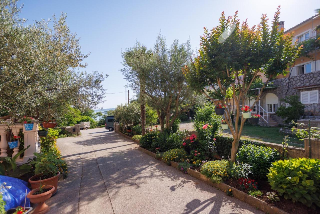 Apartment Studio Close To Sea Krk Town Esterno foto